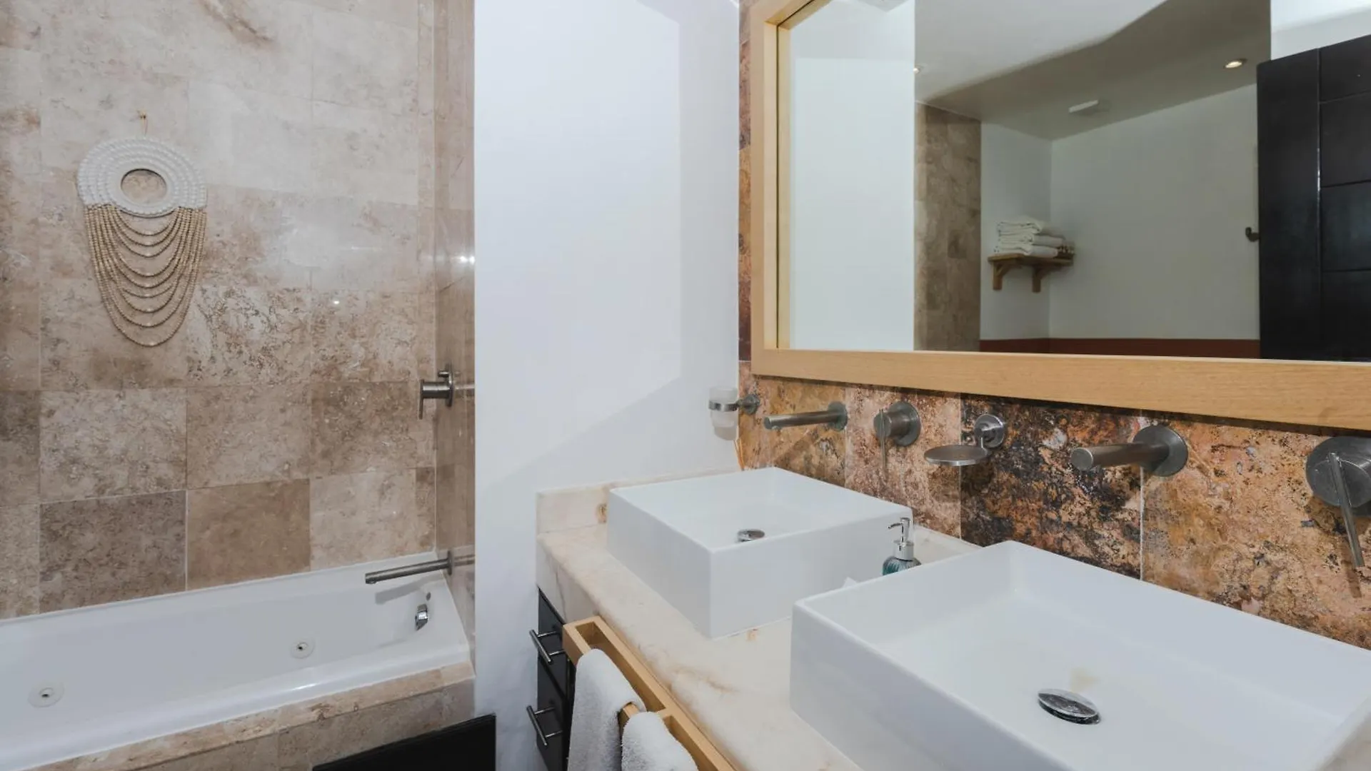 Residences El Faro, Coral 305 Playa del Carmen