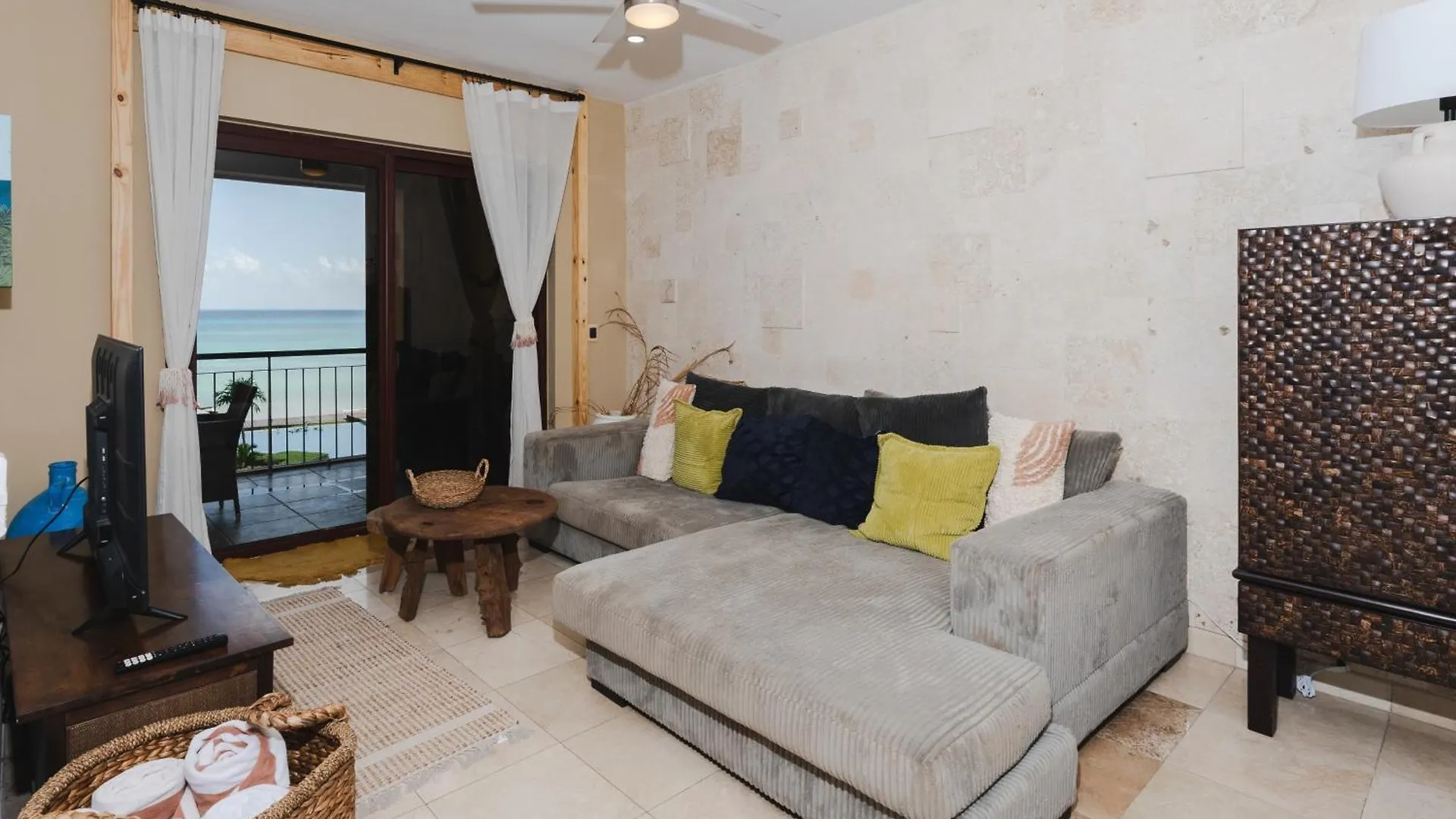 Residences El Faro, Coral 305 Playa del Carmen Apartment